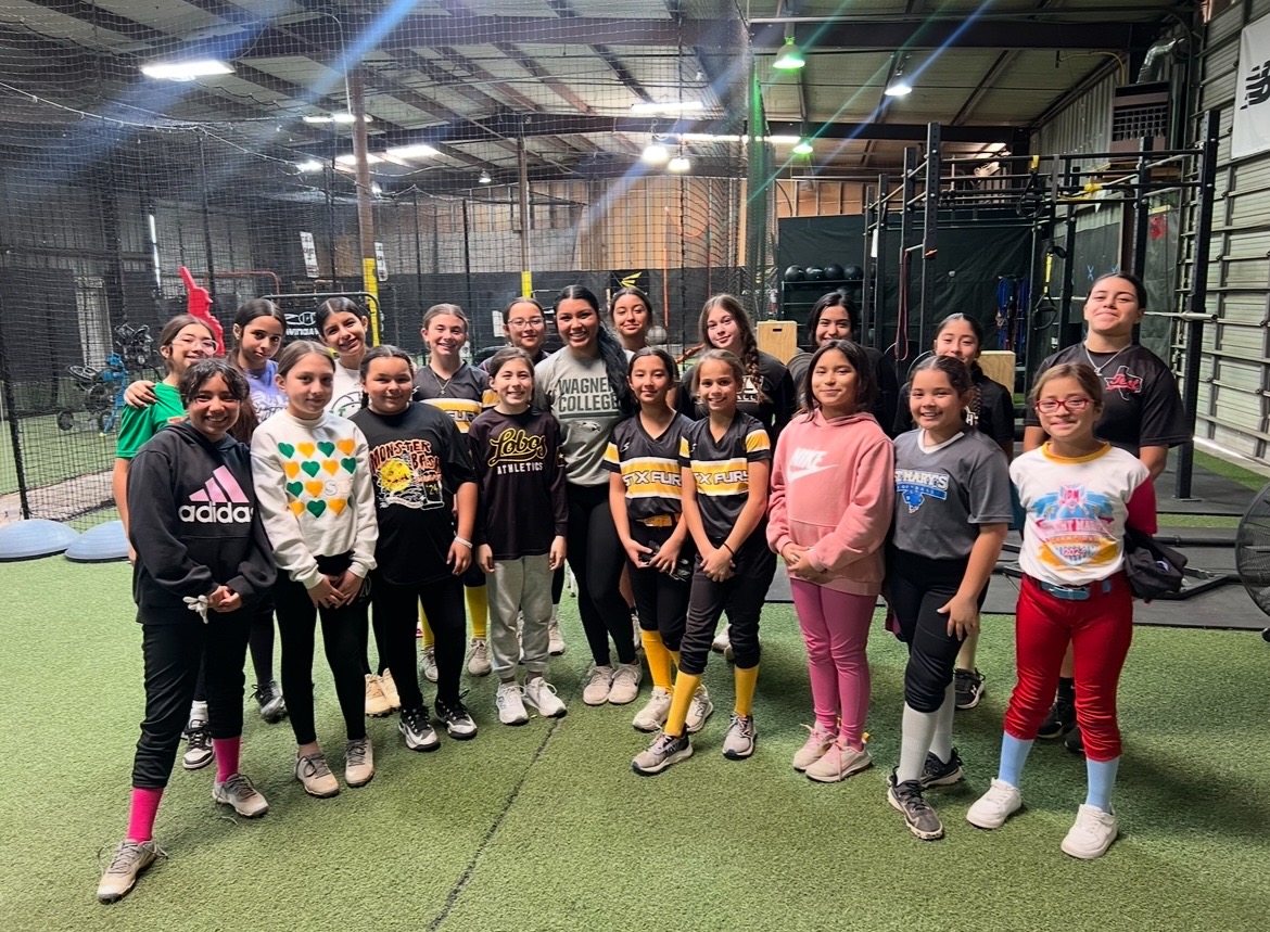 Geanice Morales with young athletes